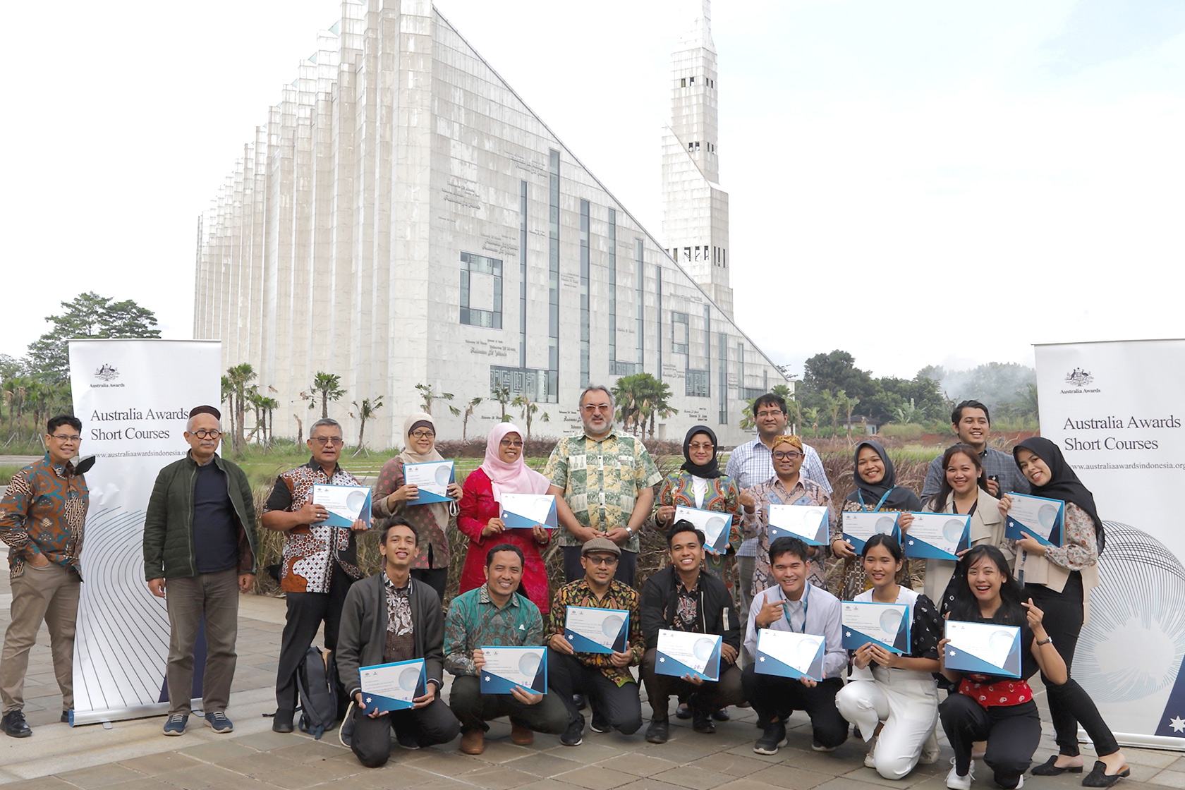 A group photo of the short course participants.